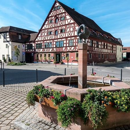 Der Schwan Hotel & Restaurant Schwanstetten エクステリア 写真
