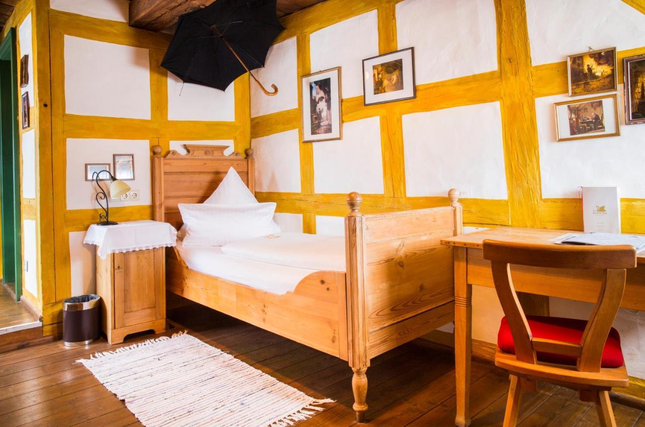 Der Schwan Hotel & Restaurant Schwanstetten エクステリア 写真
