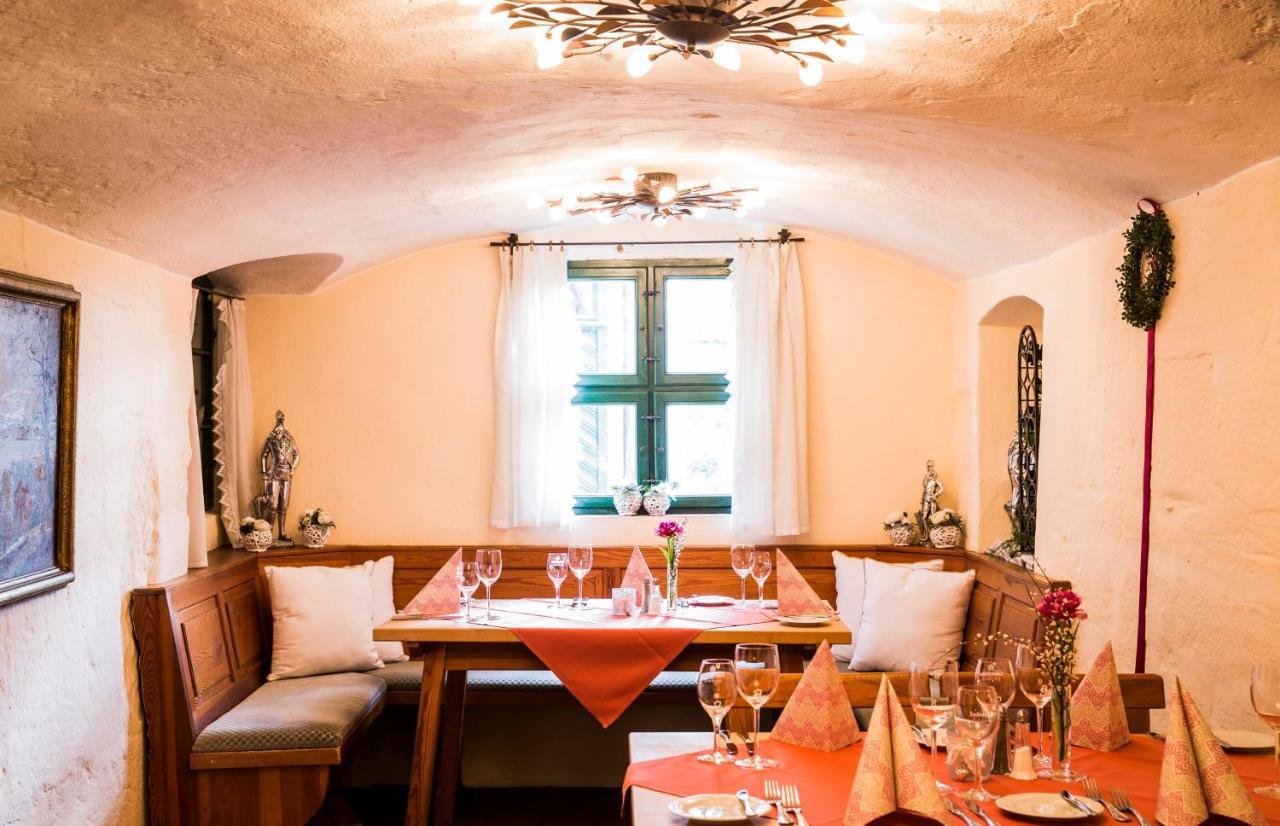 Der Schwan Hotel & Restaurant Schwanstetten エクステリア 写真
