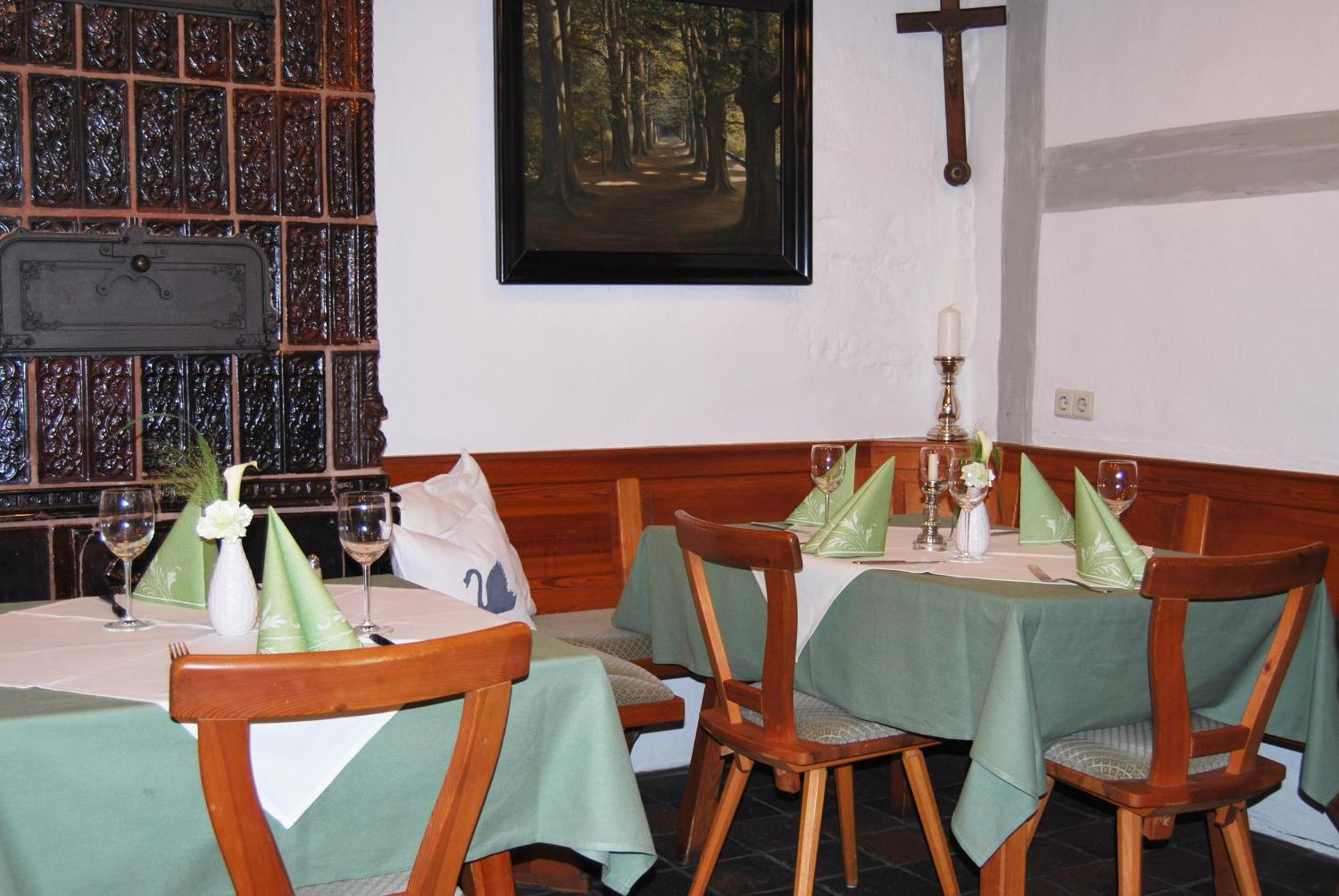 Der Schwan Hotel & Restaurant Schwanstetten エクステリア 写真