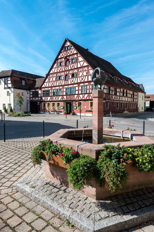 Der Schwan Hotel & Restaurant Schwanstetten エクステリア 写真