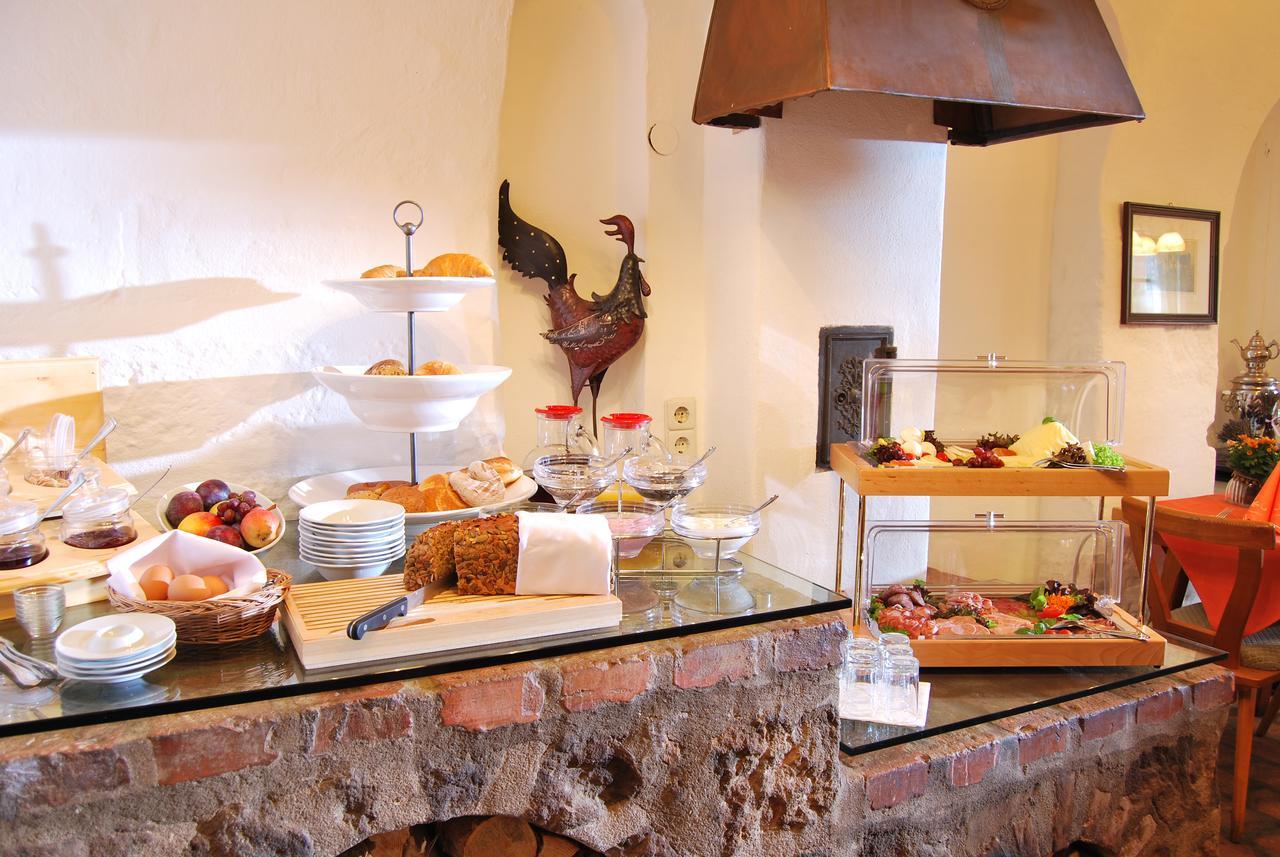 Der Schwan Hotel & Restaurant Schwanstetten エクステリア 写真