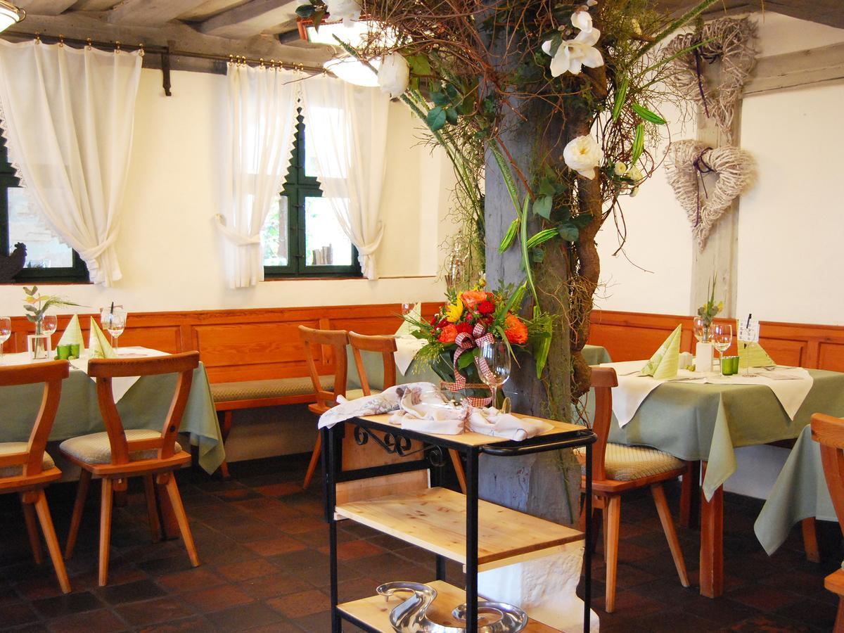 Der Schwan Hotel & Restaurant Schwanstetten エクステリア 写真