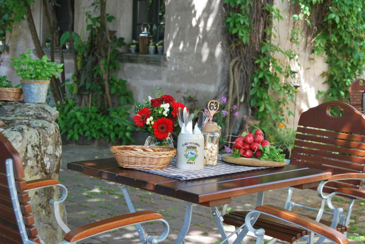 Der Schwan Hotel & Restaurant Schwanstetten エクステリア 写真